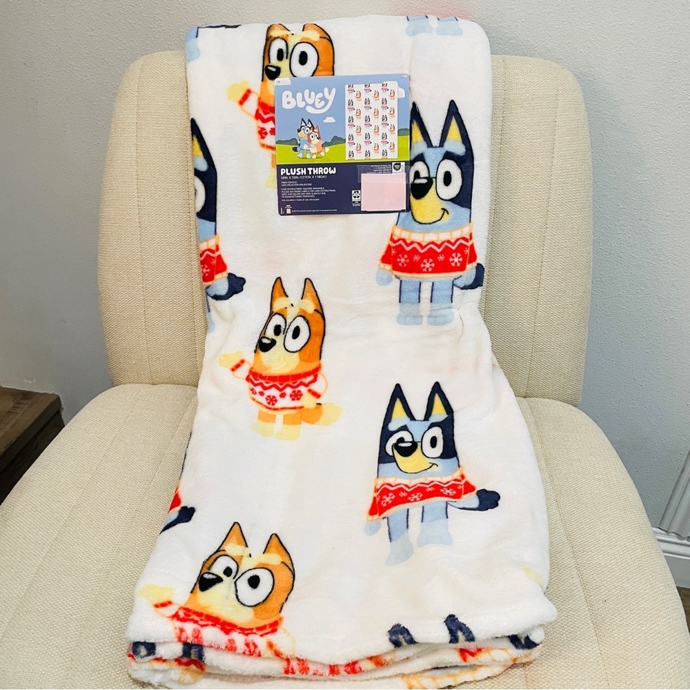 NEW Bluey Bingo Christmas Plush Throw Blanket 50x70 Holiday Sweater
